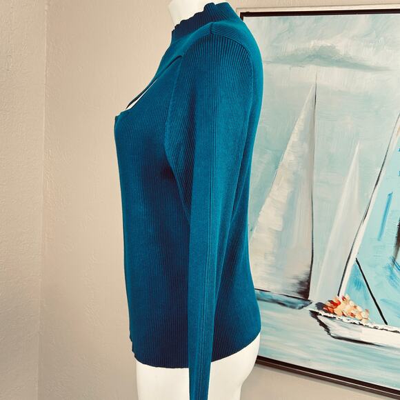 Bar III Sweater Aqua Lake Blue Cutout Ribbed
Mockneck Long Sleeve Plus 2X NWT - Picture 3 of 6